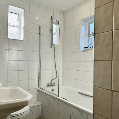 OYO Bath Road Apartments