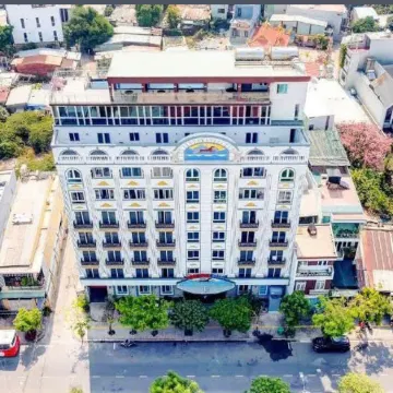 Quan Cuong Beach Hotel Da Nang