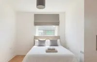 Exclusive 1 Bedroom Flat with car parking!