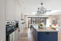 Newly Renovated 4 Bed House with Study in Richmond