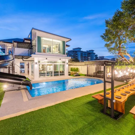 Moon Shade Pool Villa Pattaya