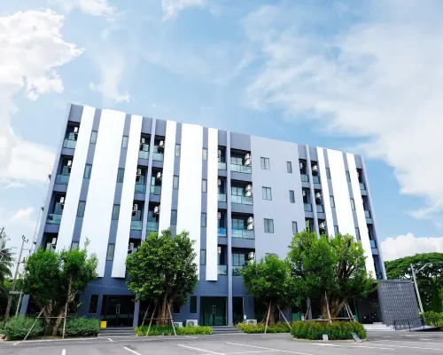 ダブル J ホテル パーヤップ大学周辺のホテル