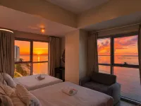 Modern Boutique Seaview Sunset 1BR with 2 Infinity Pools Next to Okada Airports MOA - Parvekkeita