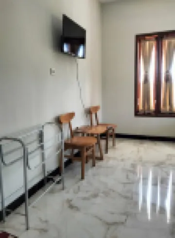 Bromo Seruni Guesthouse - Homestays