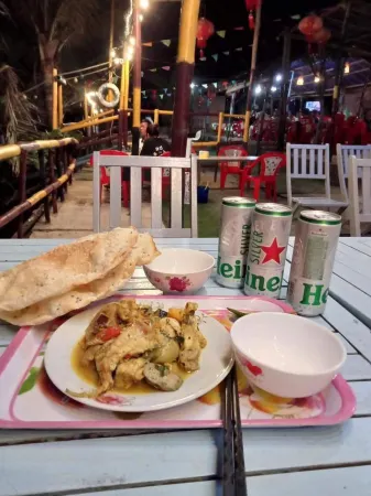 Canh Tien Homestay Tam Thanh Beach Отели рядом с достопримечательностью «Cửa hàng phụ kiện thời trang BG»