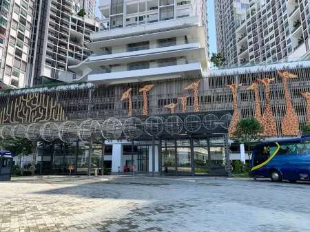 I-City by Landmark @ Shah Alam Отели рядом с достопримечательностью «UOA Business Park Property Gallery»