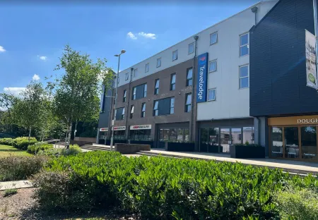 Travelodge Thurrock Lakeside Отели рядом со станцией Chafford Hundred Lakeside Railway Station