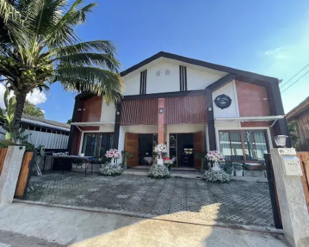 มาเหนือพูลวิลล่า โรงแรมในอำเภอ แม่แจ่ม