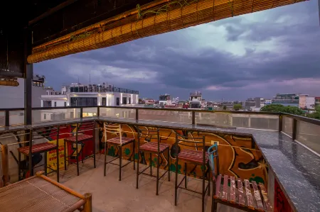 Hanoi Central Pod Отели рядом с достопримечательностью «Thang Long Water Puppet Theatre»