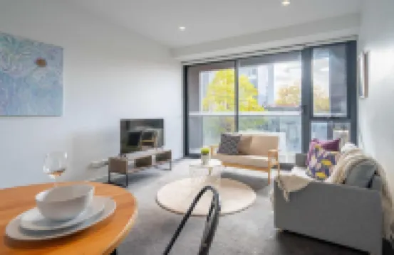 Cozy 1BR Apt Walk to Swinburne & Glenferrie Rd
