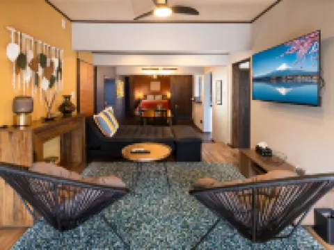 Mimitsu Lounge CASAKURA 日向市のホテル