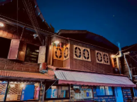 Thai teak Sathon Guest House โรงแรมใกล้Sky Villas