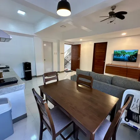 Eloisa's Tagaytay Budget Room