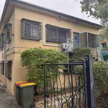 Studio room ensuite bathroom Brisbane City near Kangaroo Point and Gabba Cricket stadium Hotel Exterior