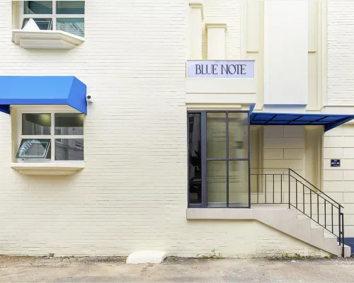 BlueNote 鄰近素峰公園的酒店