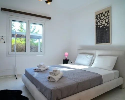 Seclusion, Privacy and 2 bedroom Luxury in Glyfada Hotels in Glyfada