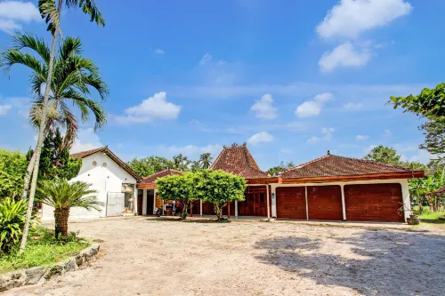 Hotel O Joglo Menoreh Resto & Homestay - Mountain view