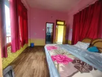 Suraj Guest House And Cafe