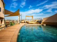 Fashion Boutique Hotel - مسبح على السطح