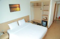 Gold Boutique Hotel Danang Các khách sạn gần Trường Cao đẳng Đường Sắt Đà Nẵng