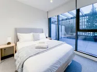 Beachfront Apt at Quay Boulevard Hotel dekat Werribee Open Range Zoo