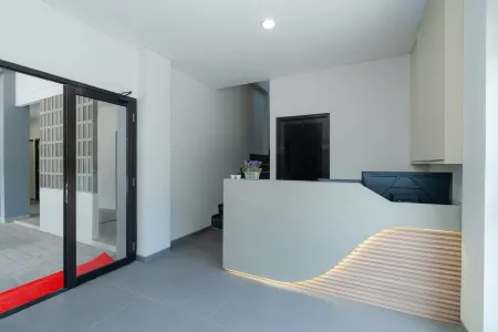 GRAND VALORA SILIWANGI Отели рядом с достопримечательностью «Istana Batu»