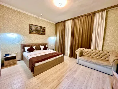 Izza Palace Hotel Hotels in Зангиатинский район