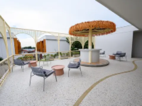 คาเวียร์ เกาะล้าน โรงแรมในเกาะล้าน