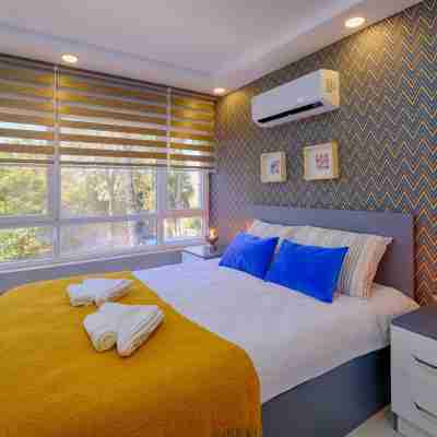Hadrian Sol Modern 2BR Apartment with City View Opposite Hadrian’s Gate Rooms