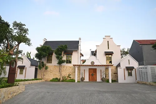 Villa Tiga Negri Mantrijeron 호텔