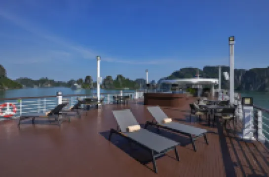 Paradise Legacy Cruise HaLong
