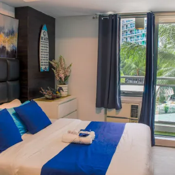 Cozy Stay at Azure w/ Wifi, PS5, TV, Karaoke, and Popcorn Jesus The Divine Healer周辺のホテル