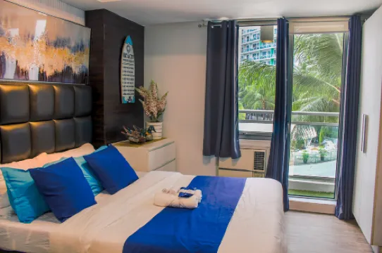 Cozy Stay at Azure w/ Wifi, PS5, TV, Karaoke, and Popcorn