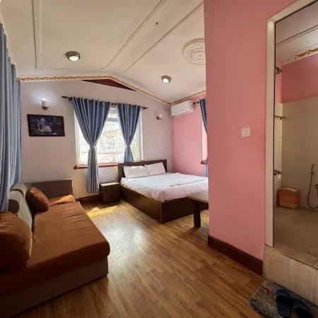 555 Home Stay and Restaurant