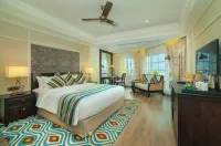 Fragrant Nature Kochi - A Five star Classified Hotel - balcony