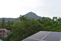 Sri Thirumalaivasa Guest House - 駐車場