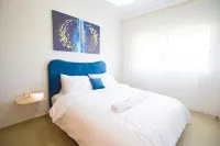Bright Blue Retreat | Balcony & Pool - 3성급