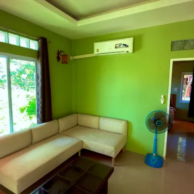 House on the hill Chaloklum Hotel dekat Pantai Haad Khom