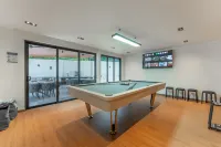 Sri Pelangi Villa KTV Room BBQ Swimming Pool 19 Pax by Stayrene - 別墅