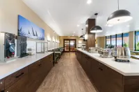 Clarion Pointe Galveston - Beachfront - Desayuno