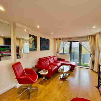 Luxury 2 Bedroom Apartment- Wembley stadium 5 KM Others