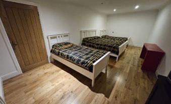 SnoozeDen Westmead – Windsor Castle & Legoland