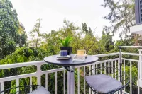 Fresia by J&J | Near Airport w/ Pool and Gym - Apartments