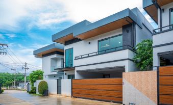 Sura Designer Pool Villa 4 Bedroom 5 Bathroom