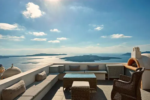 Villa Dakoronia•Stunning caldera view Private Pool Hotels in Fira