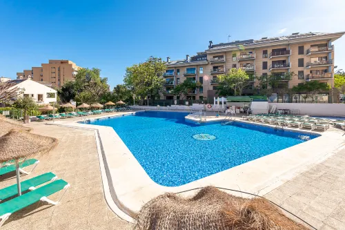 Spain Breaks - 2 bed family apartment Benalmádena with pool, Airco, WiFi