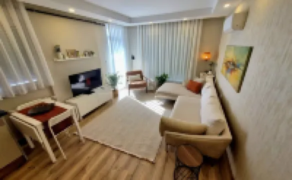 2 Bedroom Cozy Apartment