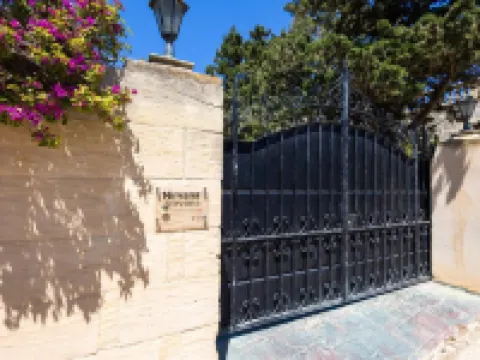 Villa Nirvana - 4 bedrooms (sleeps 8 + 2 kids) Qala village Hotels in Qala