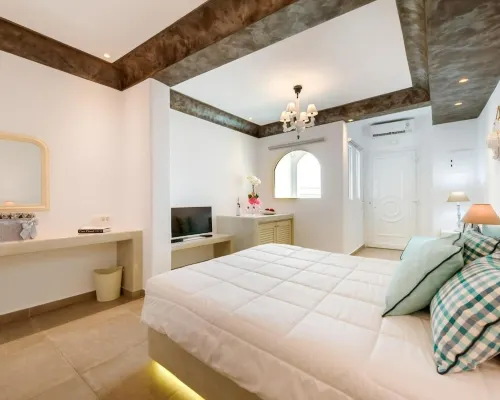 Family Love Suites Hotels in Fira