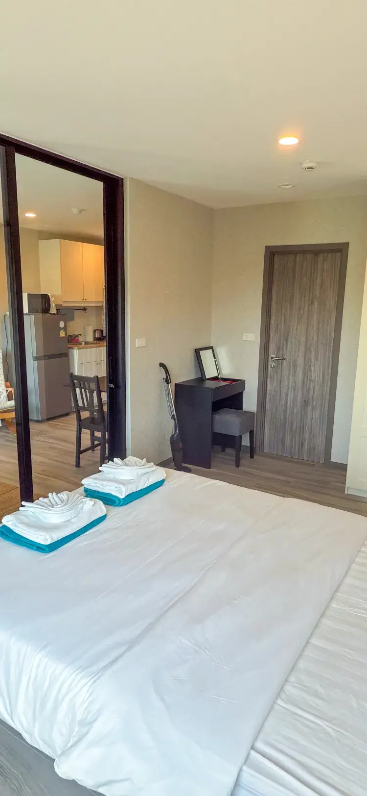 One Bedroom Apartment (513)